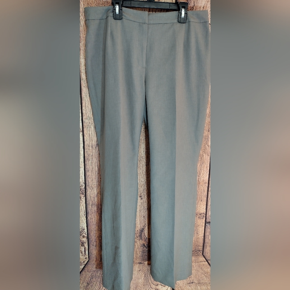 NWT Le Suit Tan Dress Pants